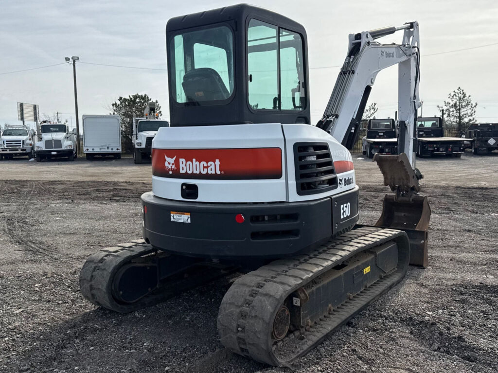 2015	Bobcat	E50