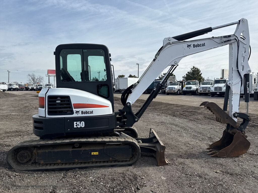 2015	Bobcat	E50