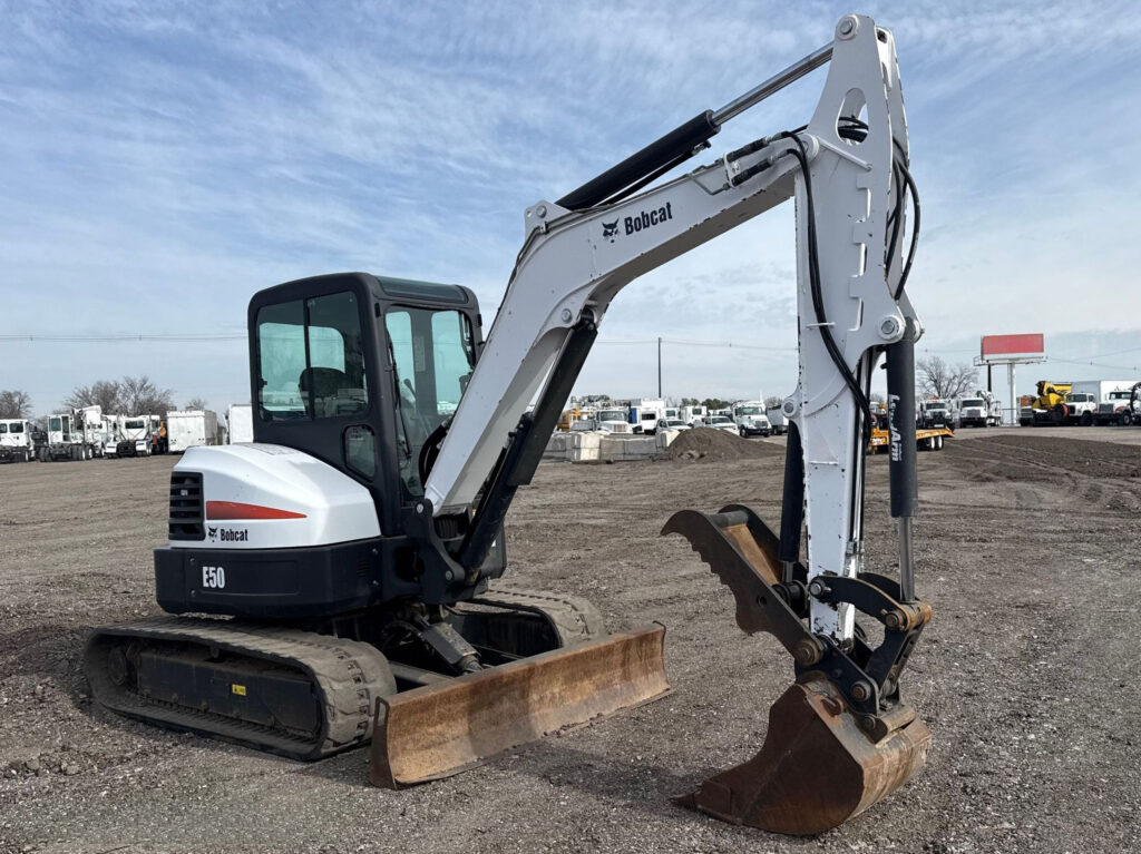 2015	Bobcat	E50