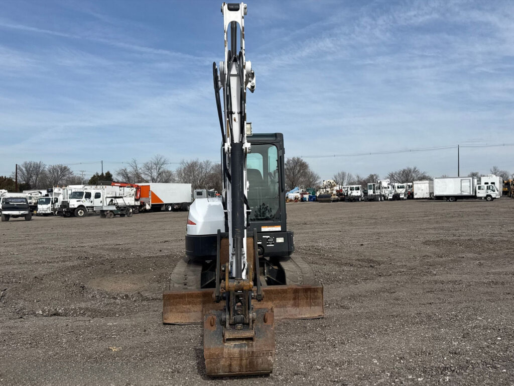 2015	Bobcat	E50